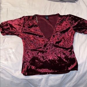 Windsor maroon low-cut V-neck Velvet top size M